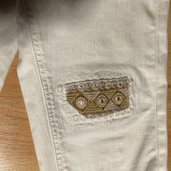 Desigual white pants with gold embroidery, size 28 - Picture 7 of 8